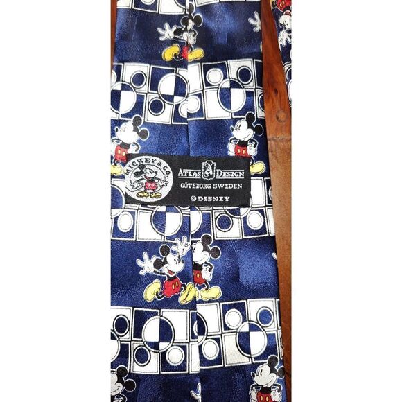 Atlas Design for Disney, Göteborg SWEDEN, Classic  Mickey Mouse print 100% Silk - Picture 5 of 5